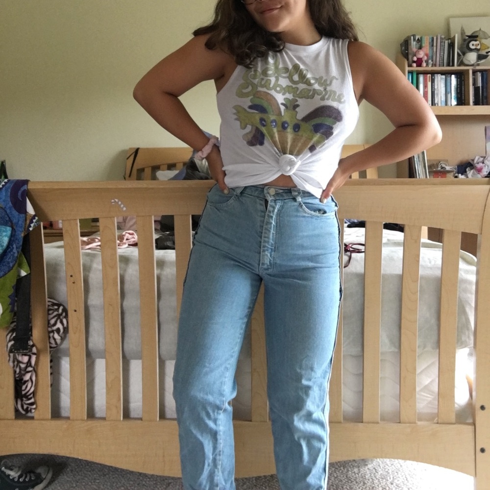 vintage high waisted light wash jeans